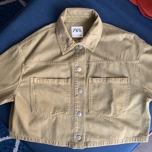 Cropped denim jacket